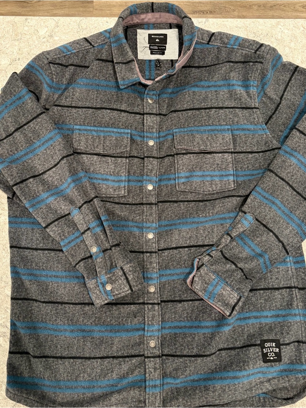 Quiksilver Fleece Gray Shirt with Blue & Black Stripes Metal snaps-XL